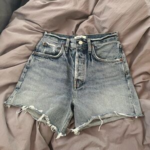 Agolde Riley high rise slim short in “Outsider”